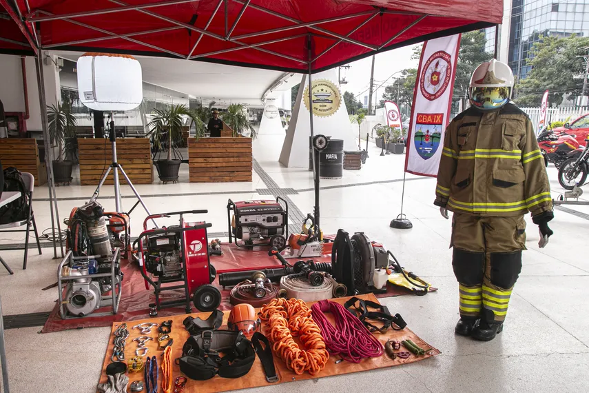 Primeiro dia de Simpósio promovido pelo Corpo de Bombeiros, com apoio da Universo, aborda temas sobre saúde física e mental