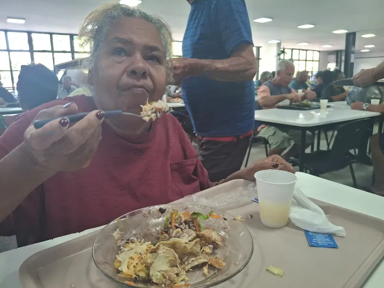 Restaurante do Povo de São Gonçalo serve até 2 mil almoços por dia a R$ 1