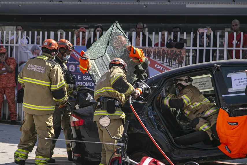 Simpósio do Corpo de Bombeiros apresenta palestras e ações práticas com foco na prevenção e salvamento terrestre
