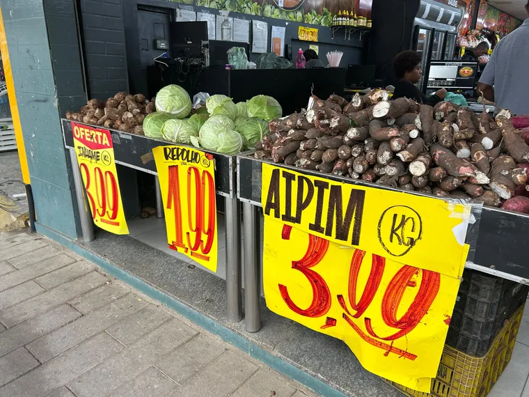 Sopa é janta? Prato esquenta os lares, mas também pesa no bolso dos brasileiros no inverno