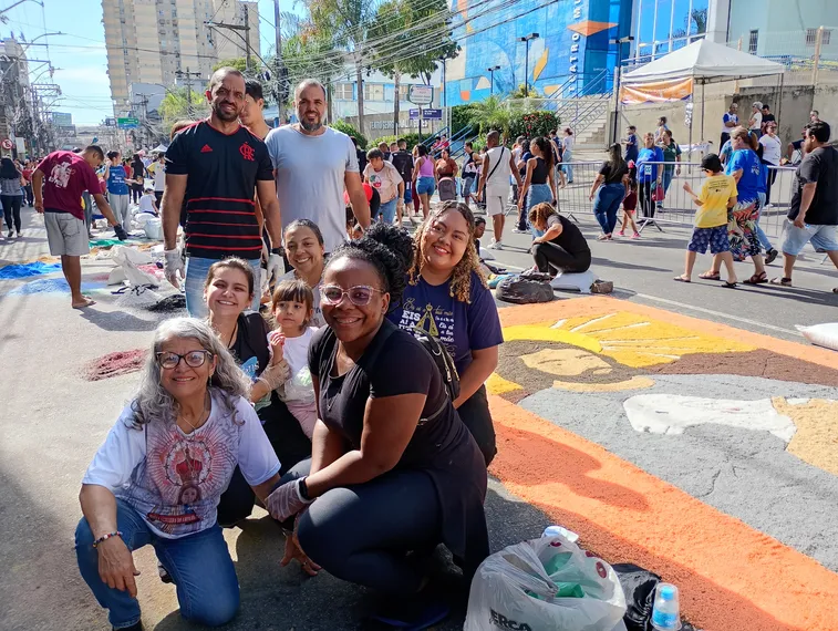 Tradição renovada: Católicos começam a confeccionar os tapetes de Corpus Christi em SG