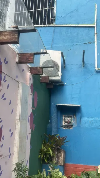Tradicional escola de São Gonçalo é furtada e vandalizada no Vila Lage; vídeo