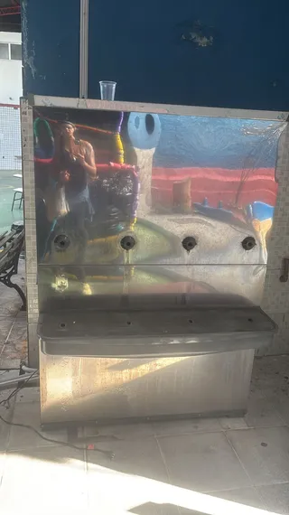 Tradicional escola de São Gonçalo é furtada e vandalizada no Vila Lage; vídeo