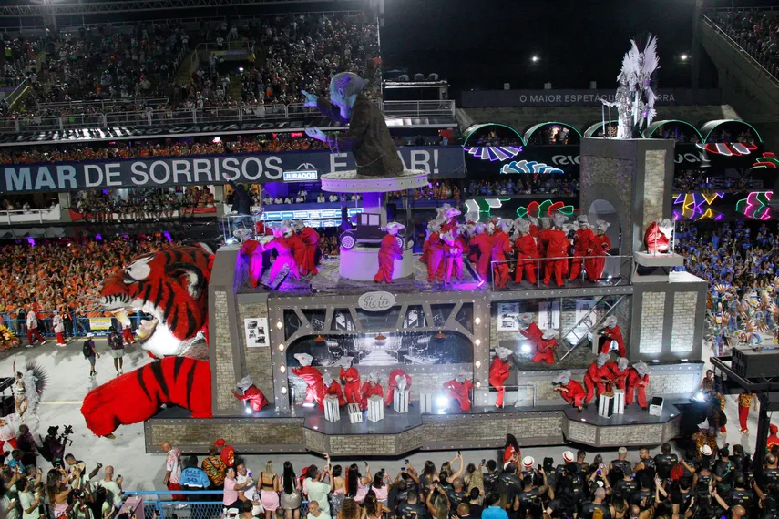 Veja o desfile da Porto da Pedra em fotos