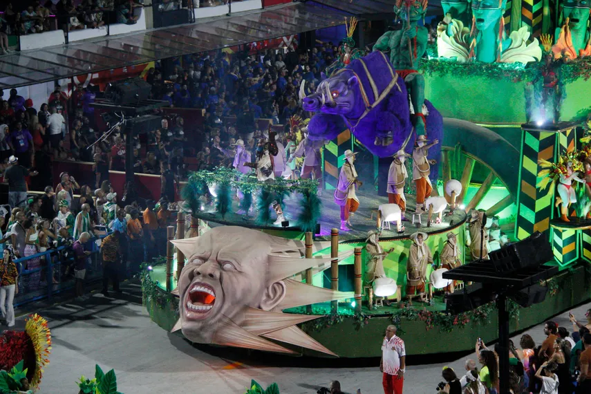 Veja o desfile da Porto da Pedra em fotos