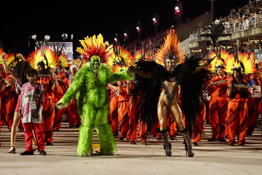 Veja o desfile da Porto da Pedra em fotos