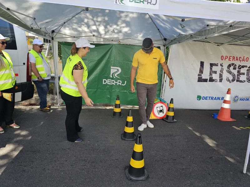 DER-RJ promove blitz educativa na Semana Nacional do Trânsito na Via Light e reforça cultura de prevenção