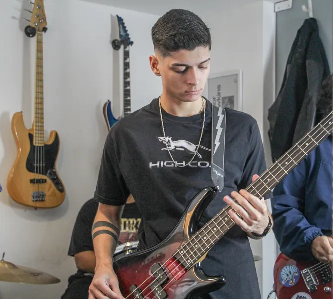 Dia Mundial do Rock: banda de Niterói tem missão de fortalecer o rock autoral na região