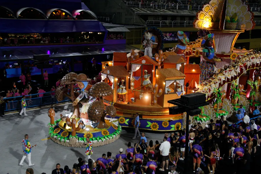 Fotos - veja o desfile da Acadêmicos de Niterói
