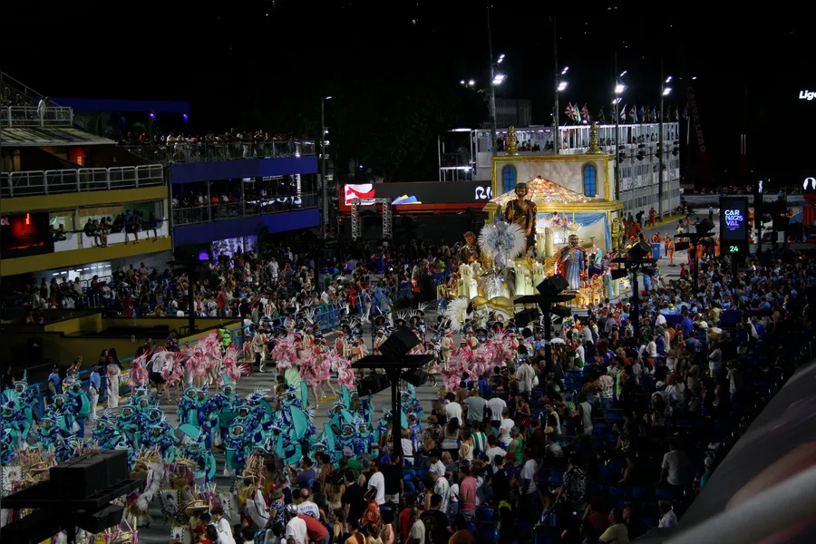 Fotos - veja o desfile da Acadêmicos de Niterói