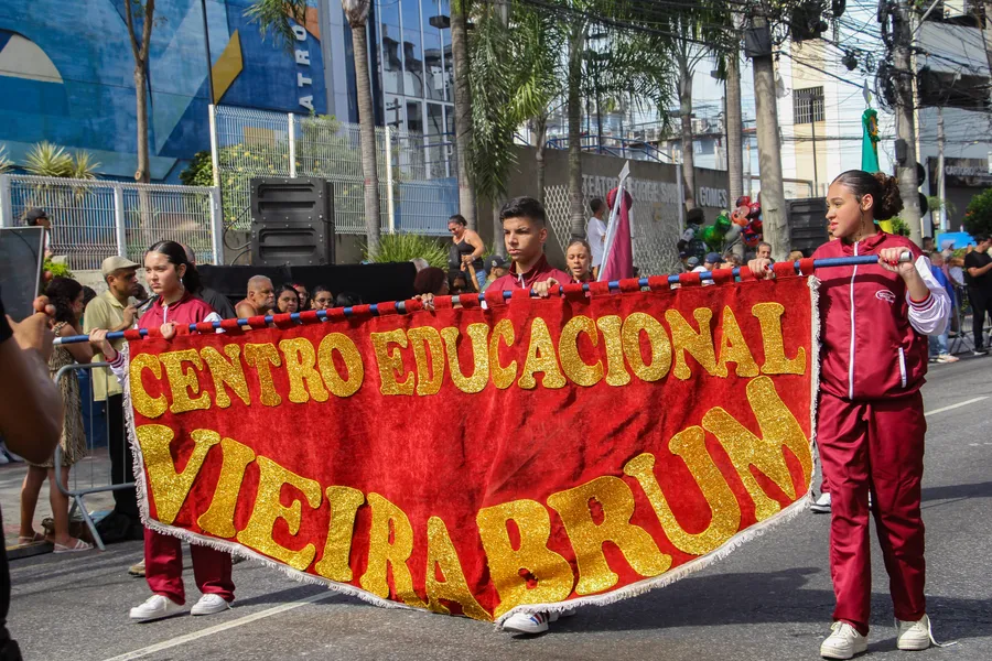 Galeria de fotos: Confira em detalhes o desfile pelos 135 anos de São Gonçalo