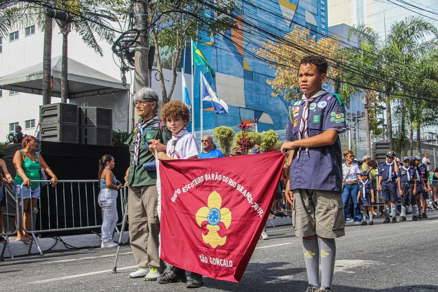 Galeria de fotos: Confira em detalhes o desfile pelos 135 anos de São Gonçalo