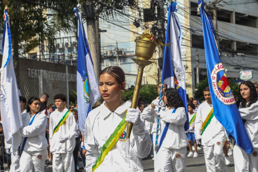 Galeria de fotos: Confira em detalhes o desfile pelos 135 anos de São Gonçalo