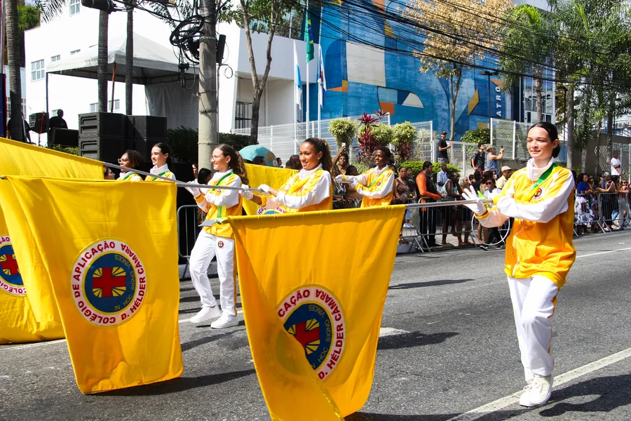 Galeria de fotos: Confira em detalhes o desfile pelos 135 anos de São Gonçalo