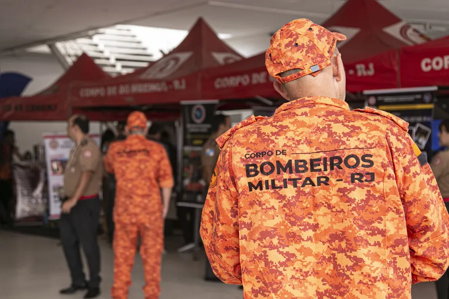 Primeiro dia de Simpósio promovido pelo Corpo de Bombeiros, com apoio da Universo, aborda temas sobre saúde física e mental