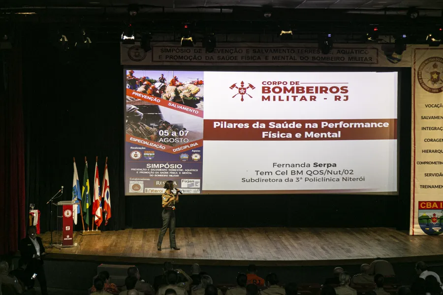 Primeiro dia de Simpósio promovido pelo Corpo de Bombeiros, com apoio da Universo, aborda temas sobre saúde física e mental