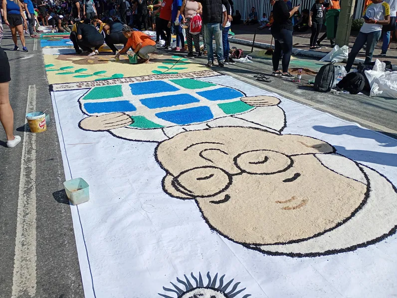 Tradição renovada: Católicos começam a confeccionar os tapetes de Corpus Christi em SG