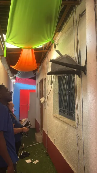 Tradicional escola de São Gonçalo é furtada e vandalizada no Vila Lage; vídeo