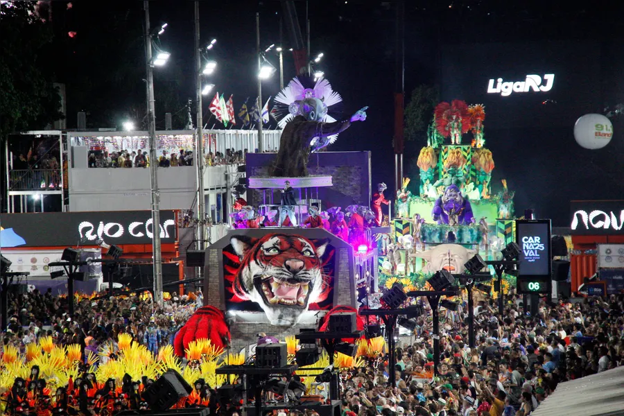 Veja o desfile da Porto da Pedra em fotos