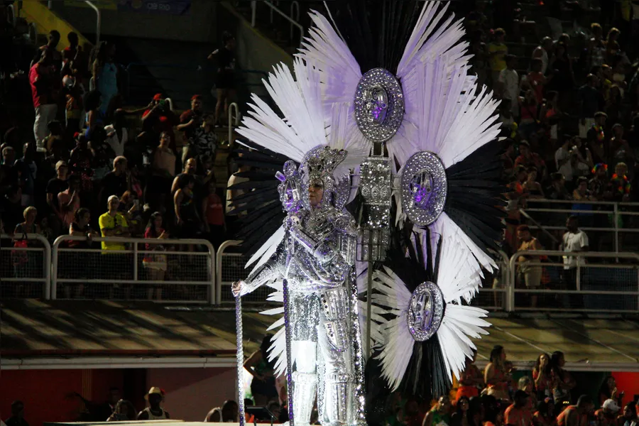 Veja o desfile da Porto da Pedra em fotos