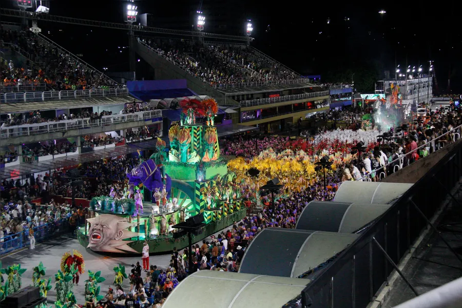 Veja o desfile da Porto da Pedra em fotos