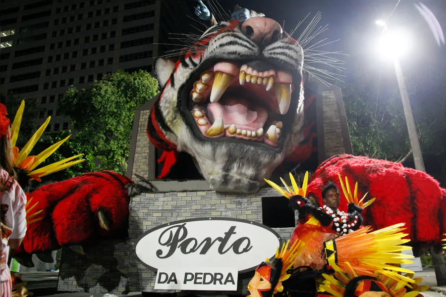 Veja o desfile da Porto da Pedra em fotos