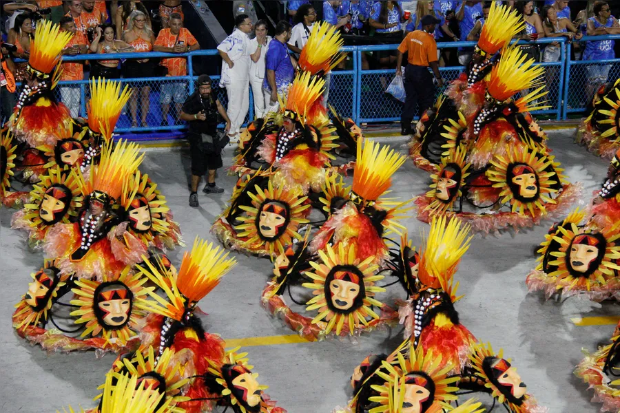 Veja o desfile da Porto da Pedra em fotos