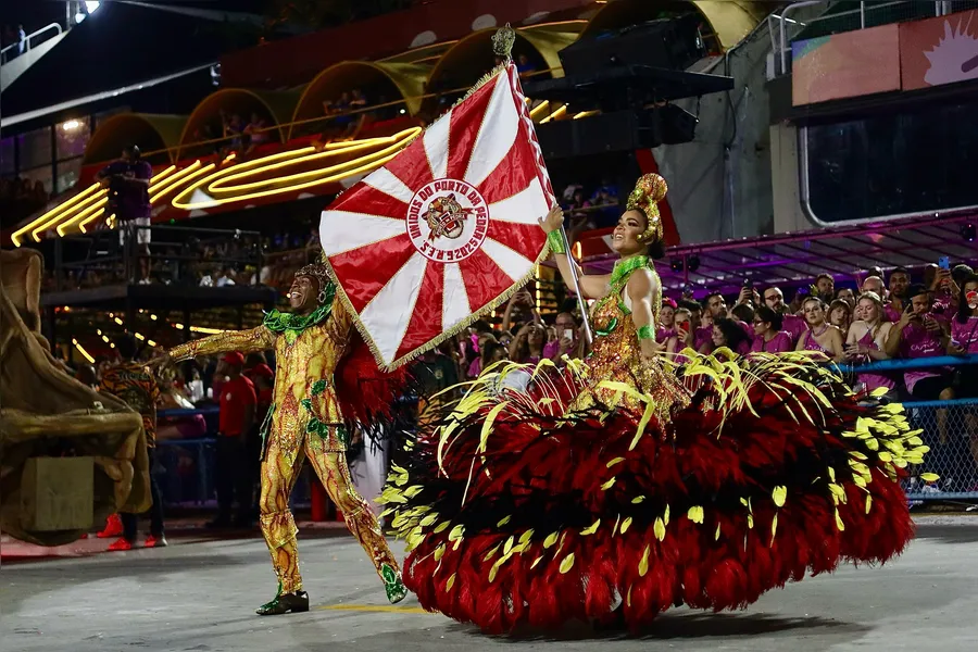 Veja o desfile da Porto da Pedra em fotos