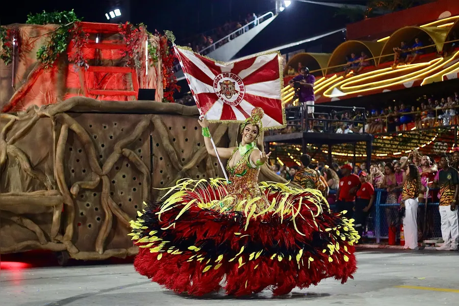 Veja o desfile da Porto da Pedra em fotos