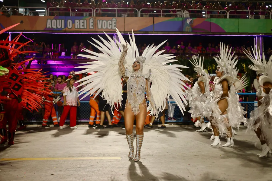 Veja o desfile da Porto da Pedra em fotos