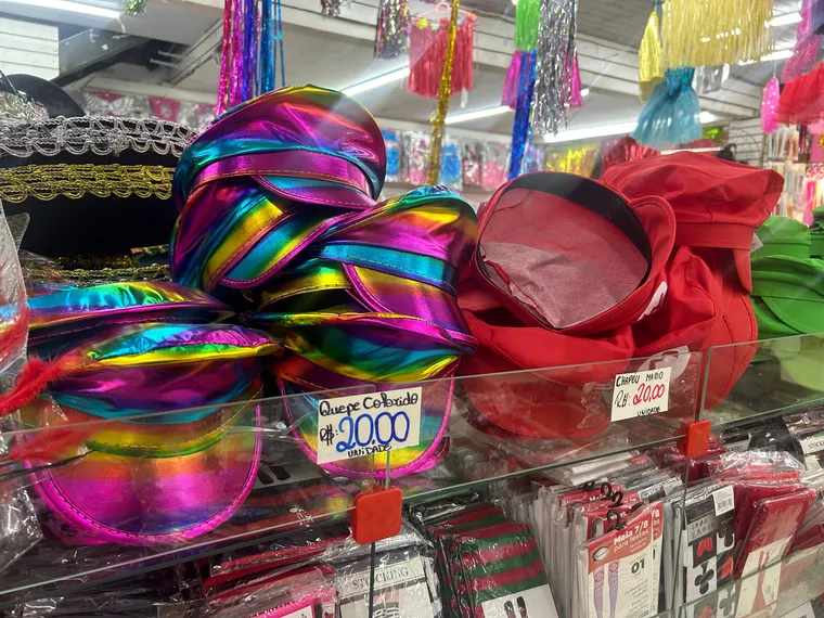 Carnaval colorido e econômico: Como montar o look perfeito por até R$ 50