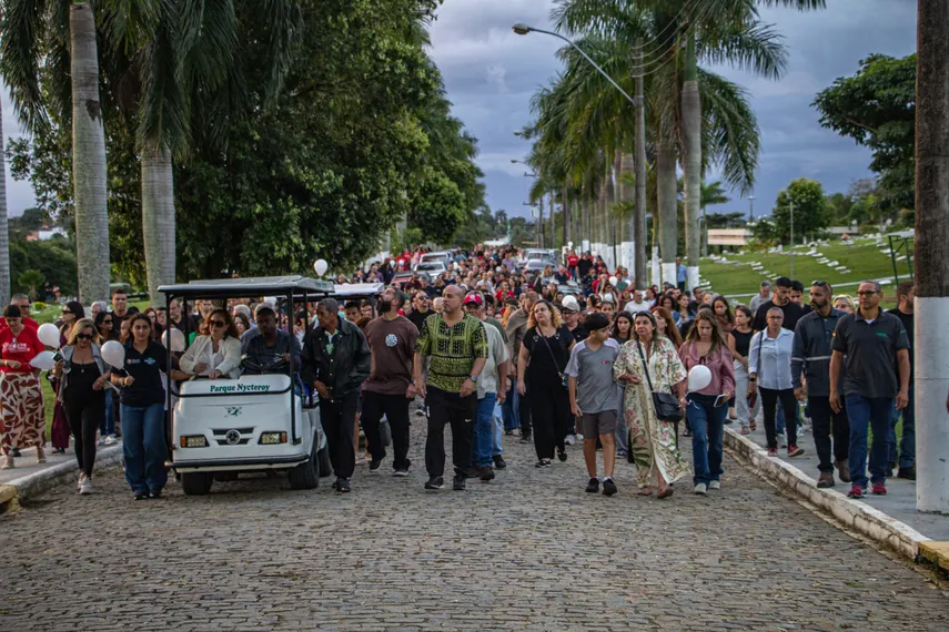 Corpo de Oton São Paio é sepultado no Memorial Parque Nictheroy, em São Gonçalo