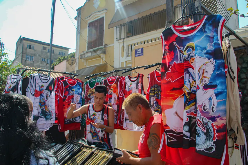 Dia de São Jorge: Multidão se reúne para a celebrar o dia do 'Santo Guerreiro' em São Gonçalo e Niterói