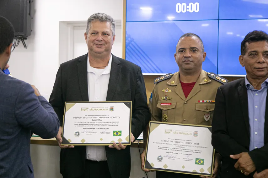 Militares do Corpo de Bombeiros recebem menções e medalhas da Câmara Municipal de São Gonçalo