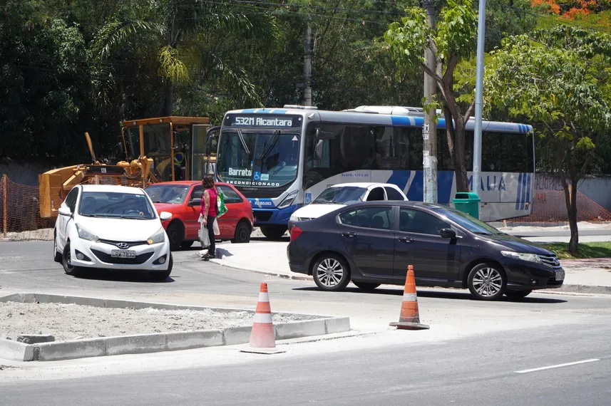 Prefeitura realiza novas mudanças no trânsito da região central de São Gonçalo