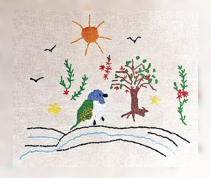'Re-descobrindo o Brasil em Fios' transforma bordado em arte política e celebra 200 anos da República no Rio