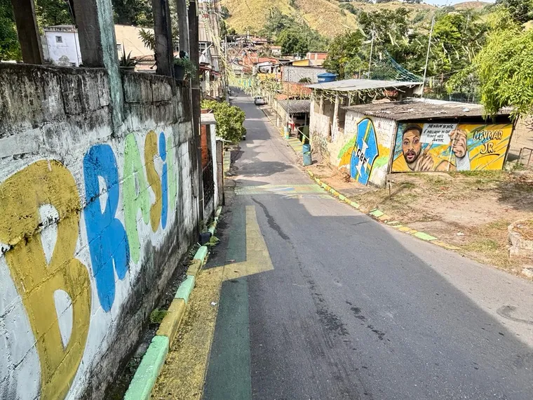 Ruas de São Gonçalo ganham cores e homenagens ao futebol na contagem regressiva para a Copa do Mundo 2026