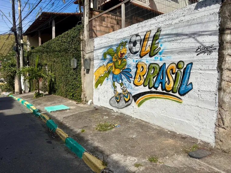 Ruas de São Gonçalo ganham cores e homenagens ao futebol na contagem regressiva para a Copa do Mundo 2026