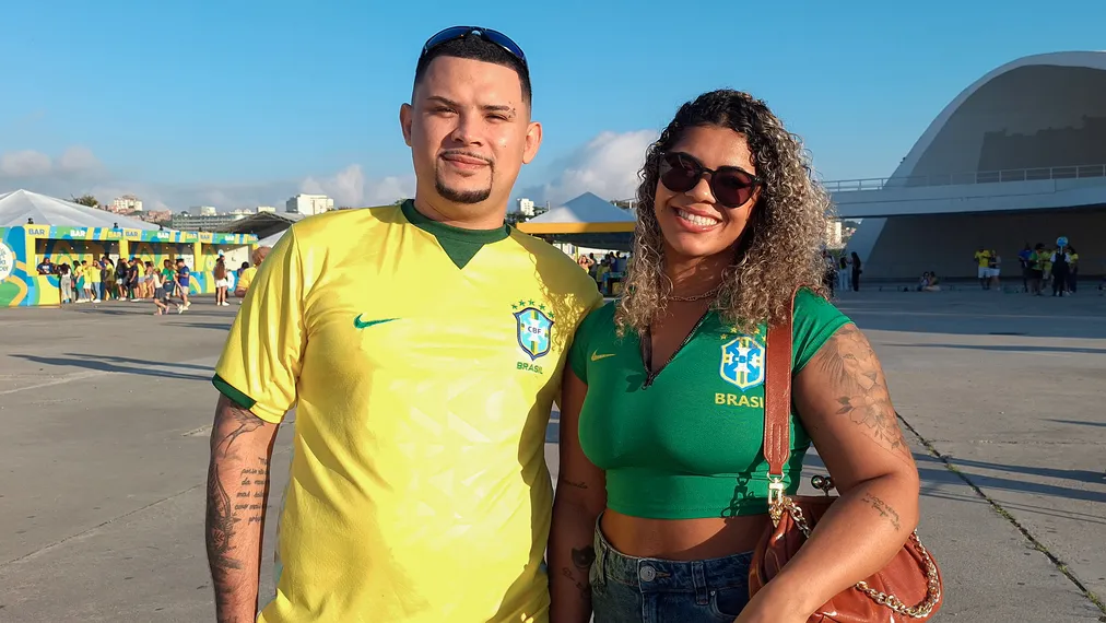 Veja em fotos a festa dos torcedores de Niterói durante a vitória do Brasil sobre o Japão