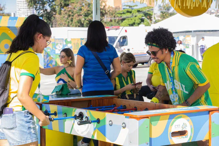 Veja em fotos a festa dos torcedores de Niterói durante a vitória do Brasil sobre o Japão