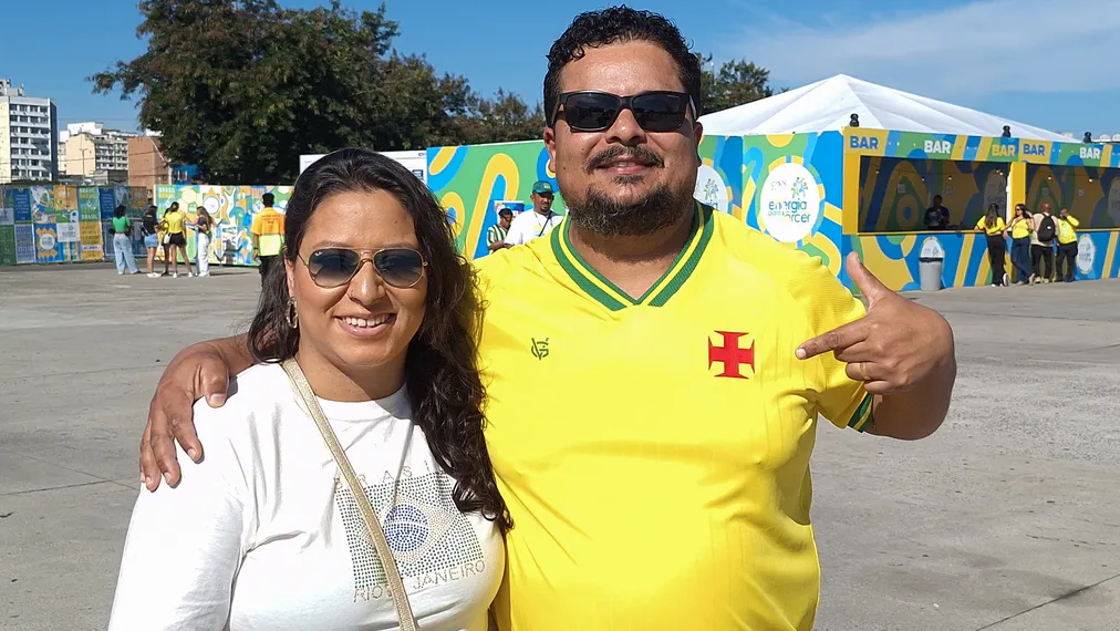 Veja em fotos a festa dos torcedores de Niterói durante a vitória do Brasil sobre o Japão