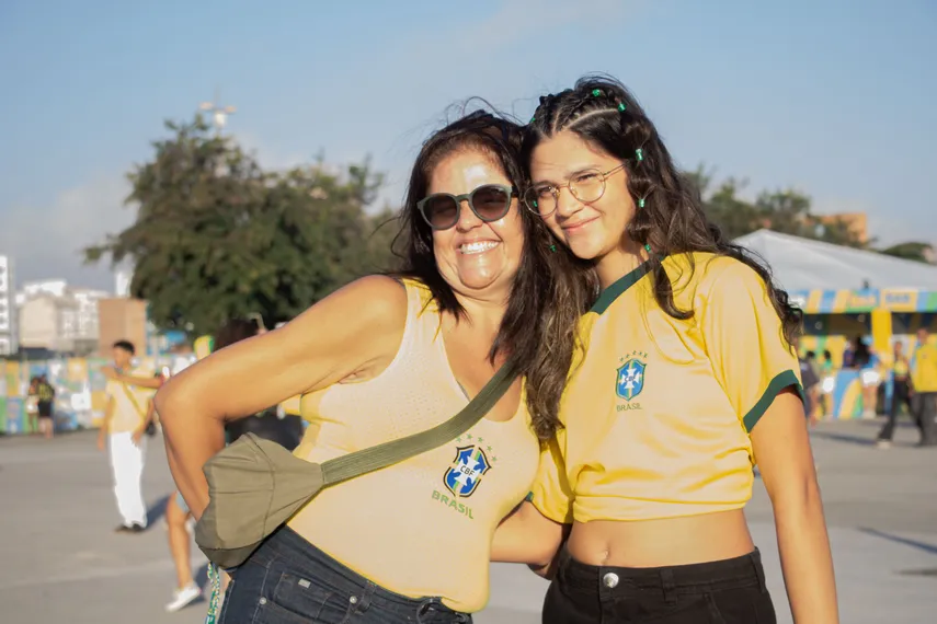 Veja em fotos a festa dos torcedores de Niterói durante a vitória do Brasil sobre o Japão