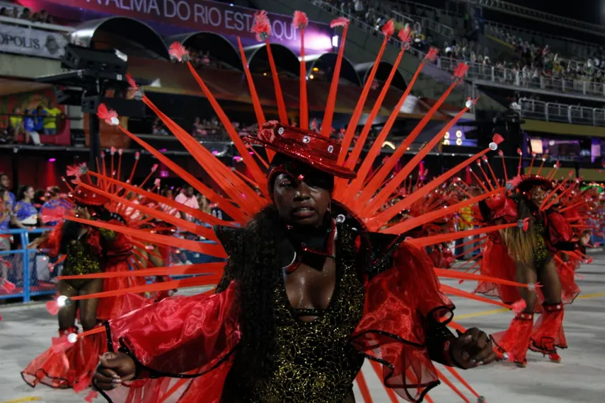 Veja o desfile da Porto da Pedra, de São Gonçalo, em fotos