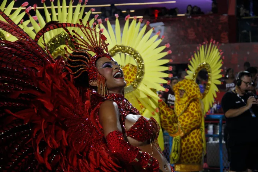 Veja o desfile da Porto da Pedra, de São Gonçalo, em fotos