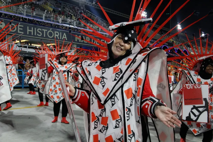 Veja o desfile da Porto da Pedra, de São Gonçalo, em fotos