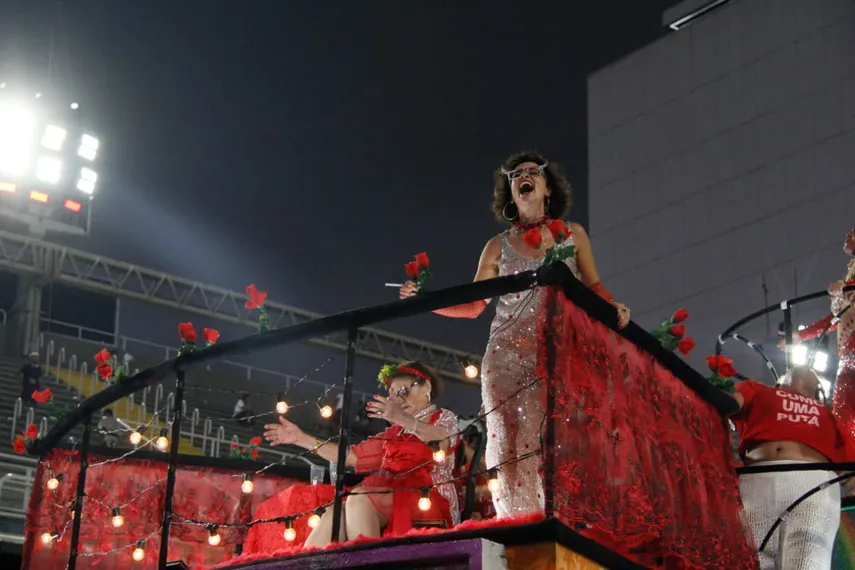 Veja o desfile da Porto da Pedra, de São Gonçalo, em fotos