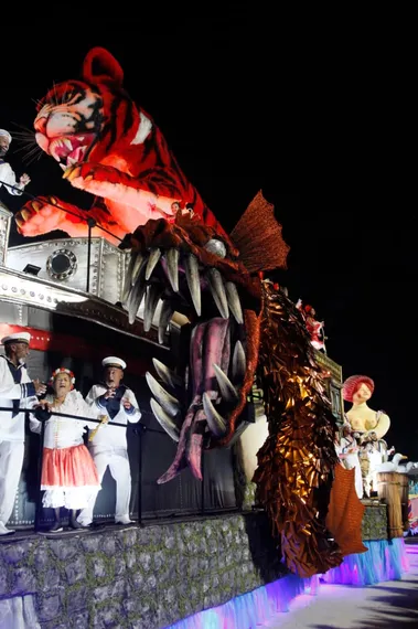 Veja o desfile da Porto da Pedra, de São Gonçalo, em fotos