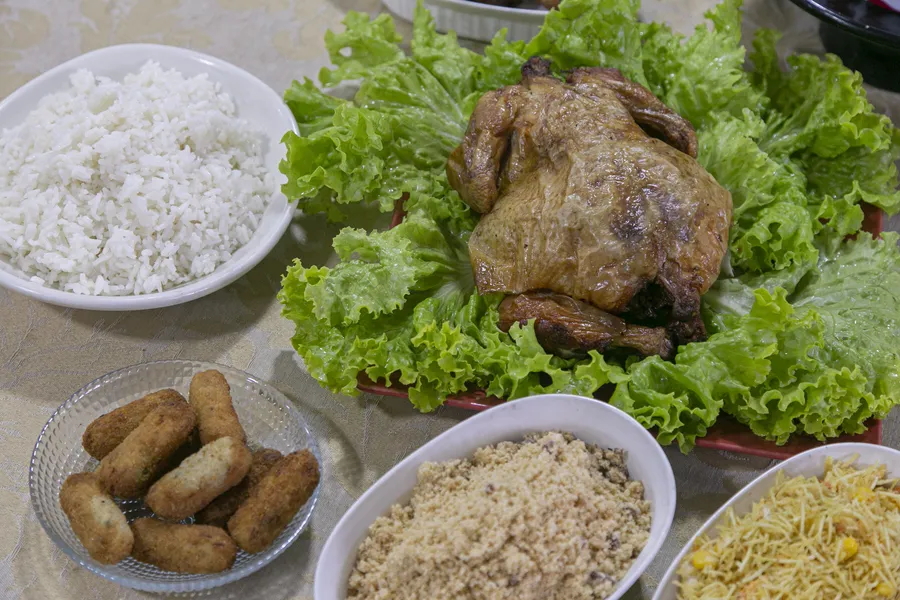 Ceia de Natal pronta vira alternativa para famílias e fortalece pequenos negócios