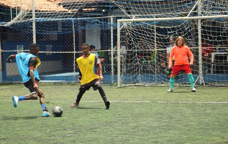 Clube dos Pioneiros, em Niterói, é palco de homenagens a 'Maurinho' (vídeos)