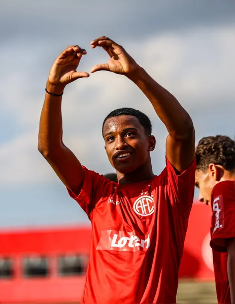 Conheça Ryan Lucas Machado, gonçalense artilheiro do Carioca A2 Sub-15